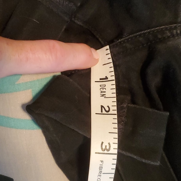 Shorts - Picture 4 of 6